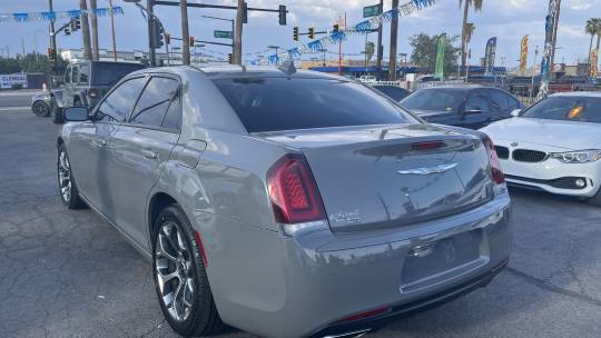 2018 Chrysler 300