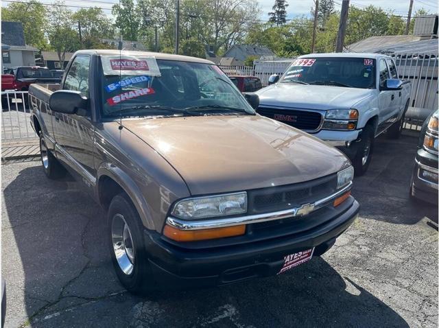 2002 chevrolet s-10 base
