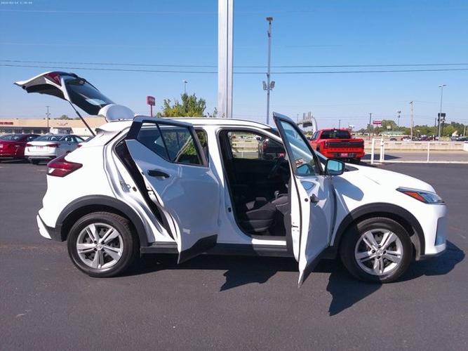 used 2022 nissan kicks s