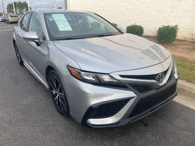 2022 toyota camry se