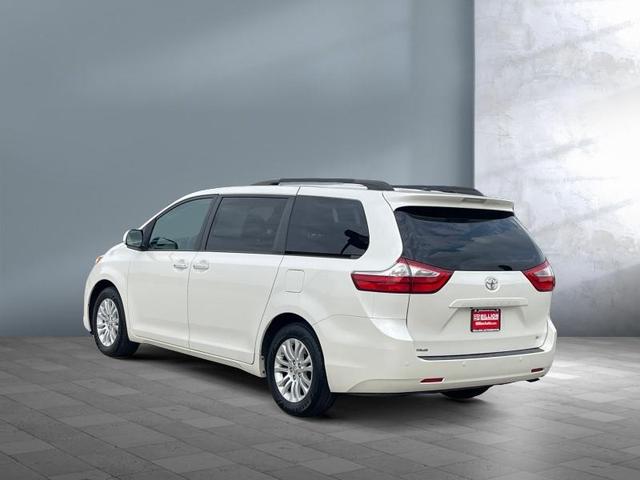 2017 toyota sienna xle