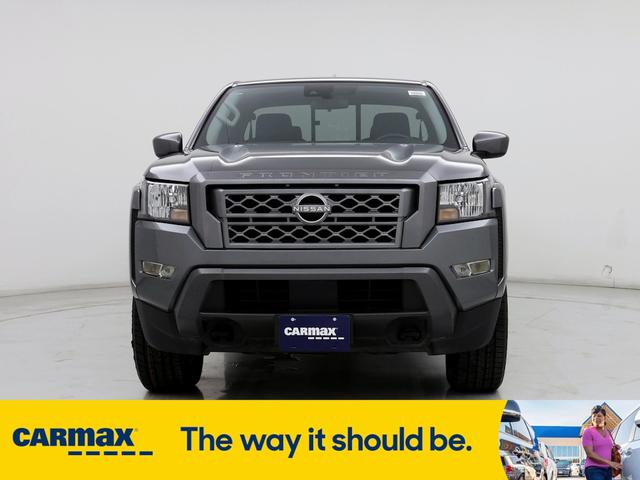 2022 nissan frontier sv