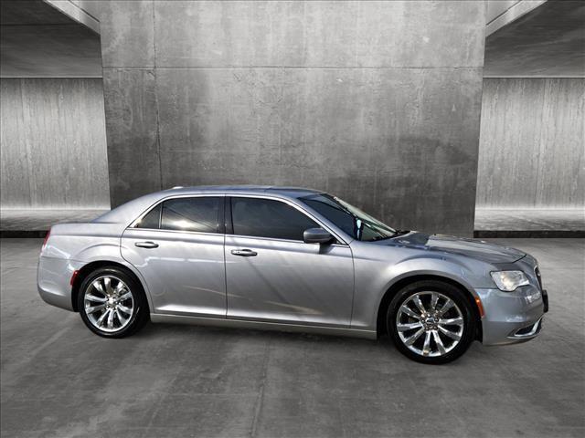 2017 chrysler 300 limited