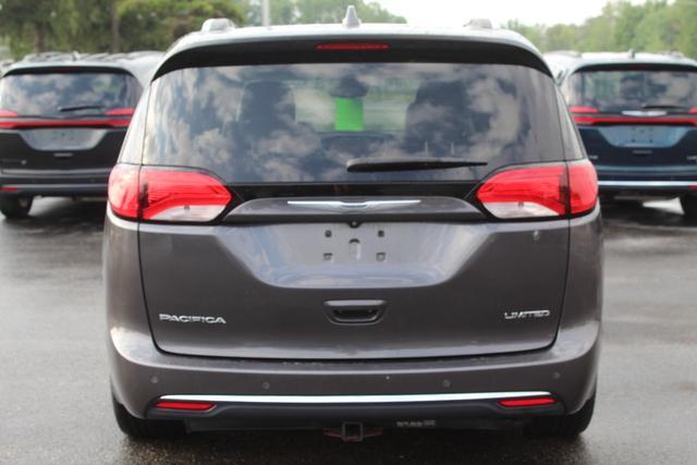 2017 chrysler pacifica limited