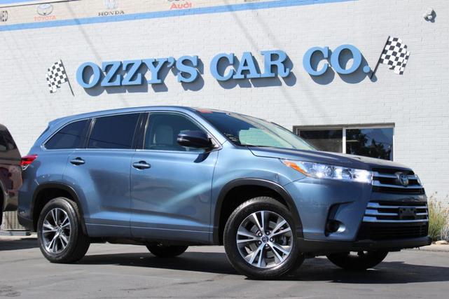 2017 toyota highlander le