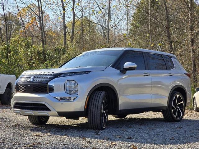 2022 mitsubishi outlander se