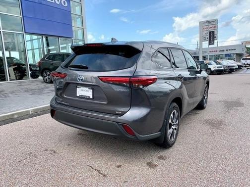 2022 toyota highlander hybrid in dulles, virginia