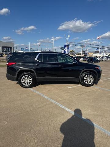 2018 chevrolet traverse lt cloth