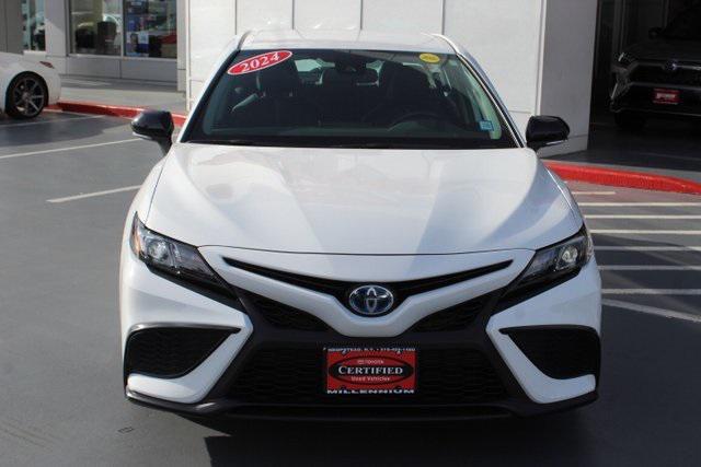 2024 toyota camry hybrid se