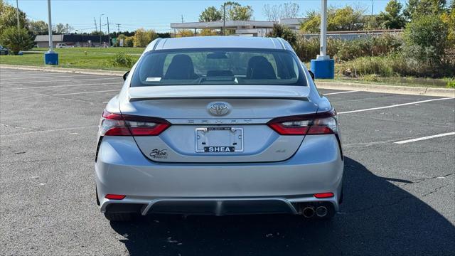 2021 toyota camry se