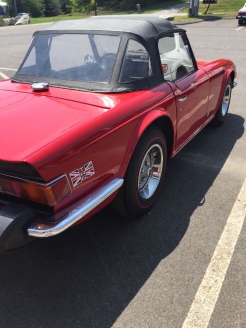 1976 triumph tr6 - red