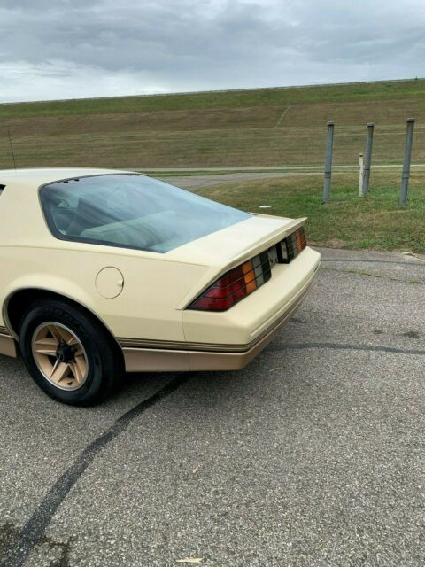 1985 camaro z28 !! super clean !! true survivor !!