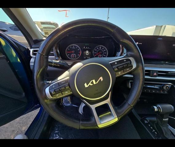 2022 kia k5 ex