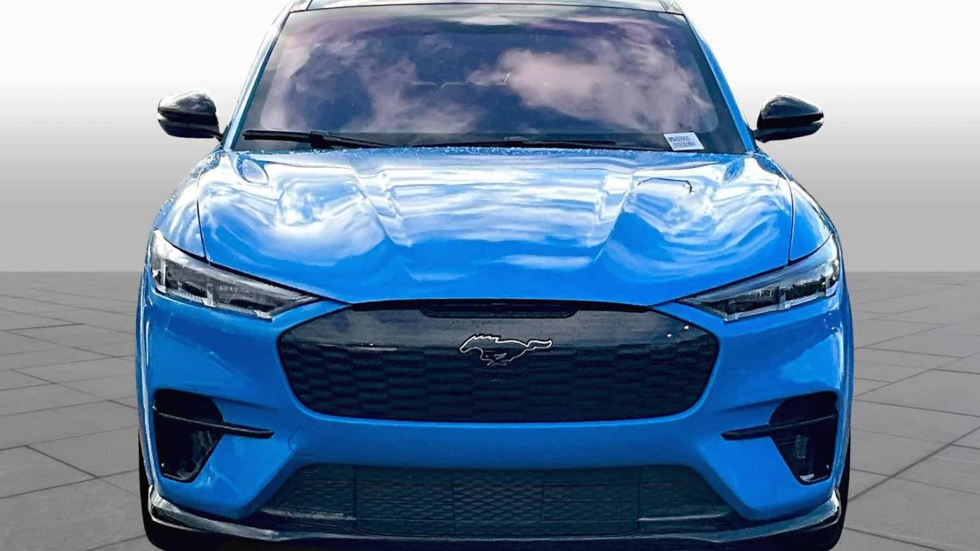 2022 ford mustang mach-e gt