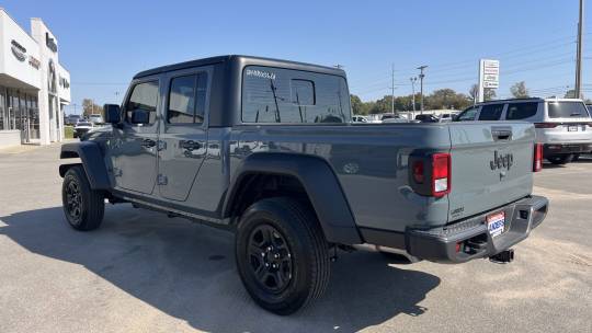 2024 Jeep Gladiator