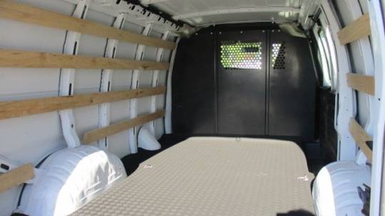 2022 chevrolet express 2500