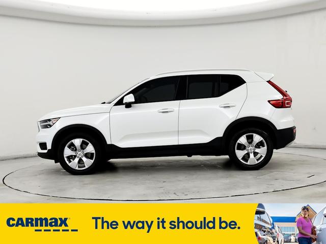 2022 volvo xc40 t4 momentum