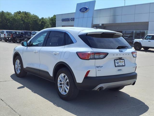 2020 ford escape se