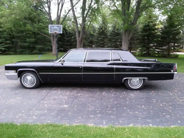 1970 cadillac fleetwood 75 limousine 4-door 7.7l