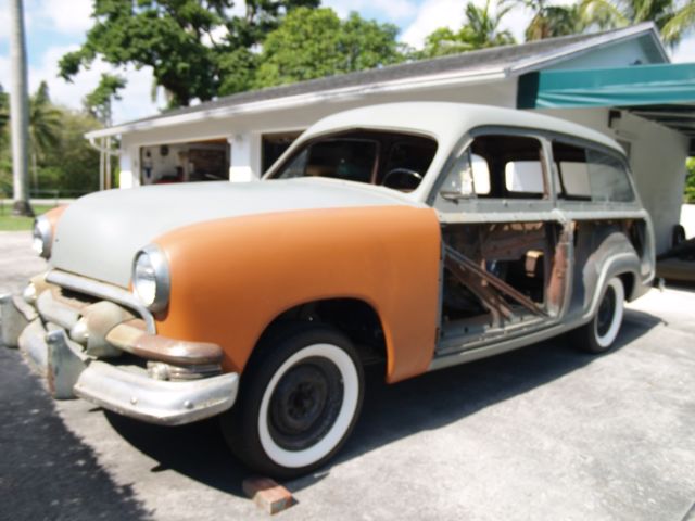 1951 ford woodie- woody