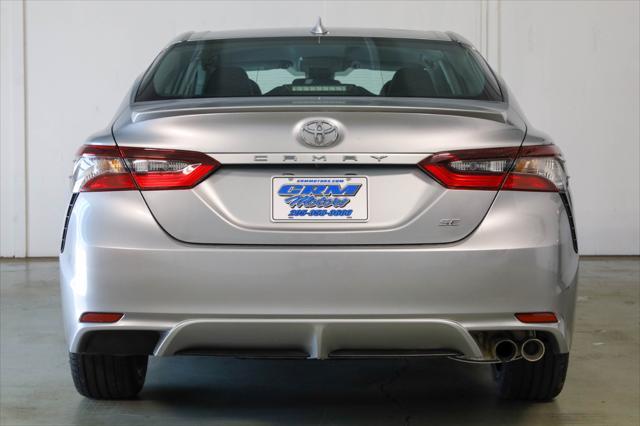 2022 toyota camry se