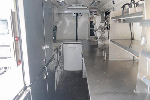 2022 mercedes-benz sprinter 4500 high roof v6