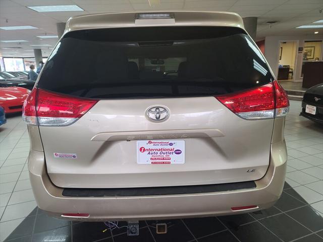 2014 toyota sienna le