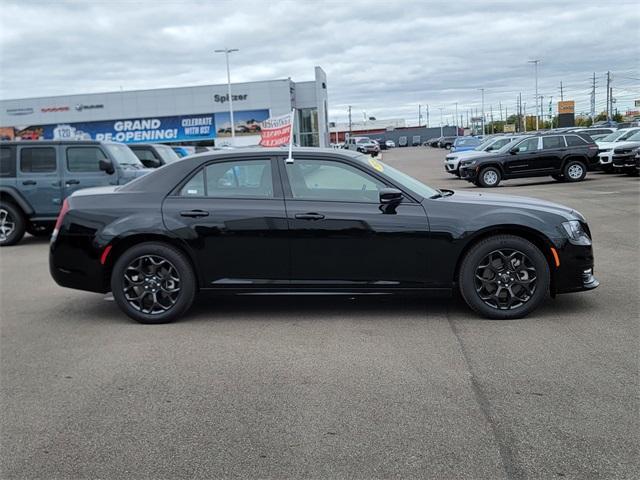 2023 chrysler 300 touring l