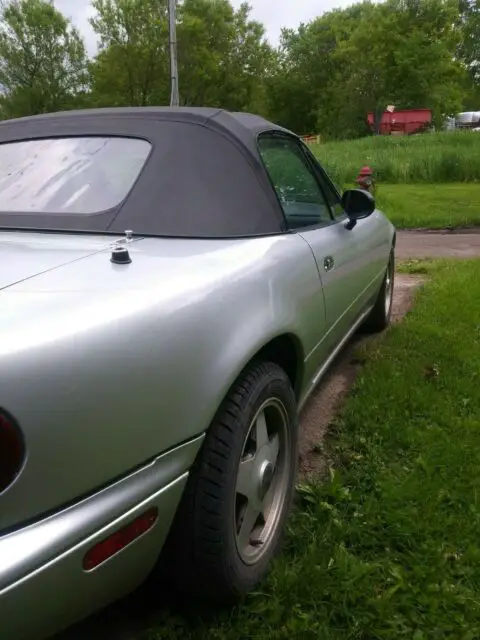 mazda miata convertable, excellent condition