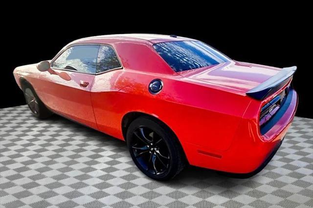 2018 dodge challenger sxt
