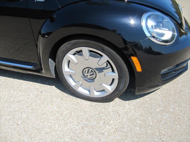 2013 volkswagen beetle 2.5l fender edition