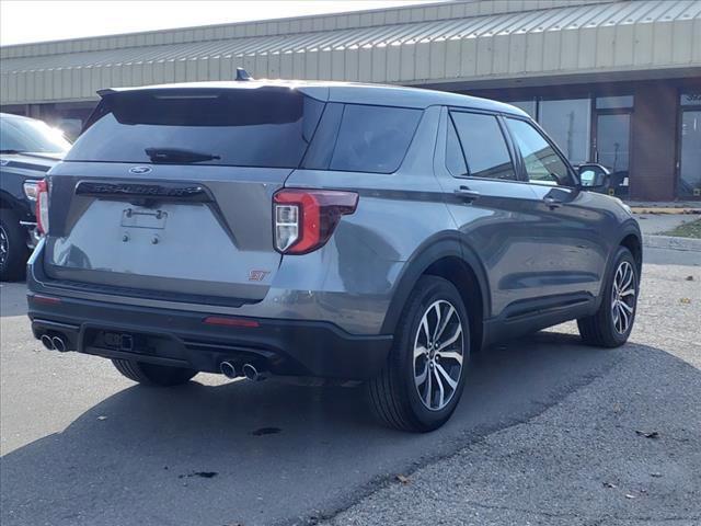 2022 ford explorer st
