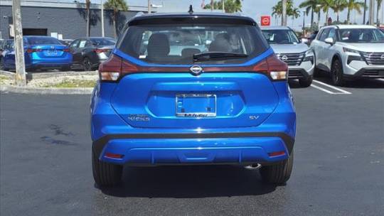 2024 nissan kicks sv