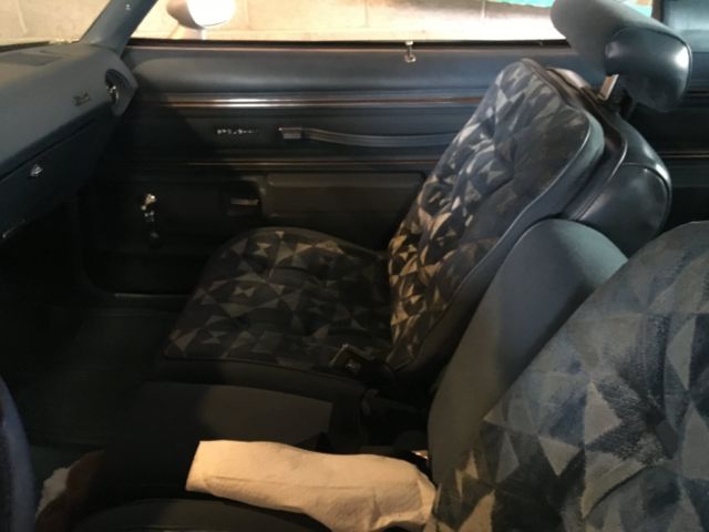 1976 oldsmoble culasss supreme 2 door garage kept very good condition