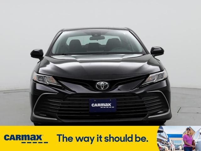 2021 toyota camry le