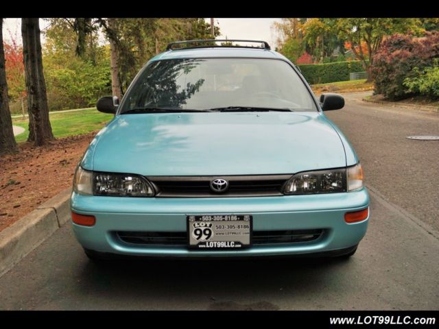 1994 toyota corolla dx 5 speed manual 129k miles 31mpg 5 speed manual 4-door wa