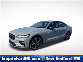 2024 Volvo S60 b5 core dark theme