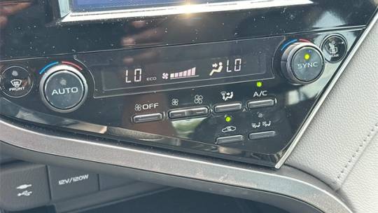 2018 toyota camry hybrid le
