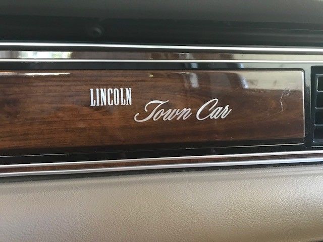 lincoln town car 1989