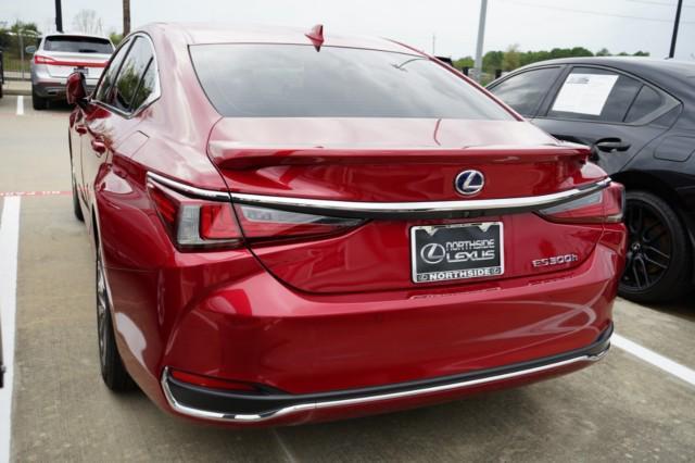 2022 lexus es 300h ultra luxury
