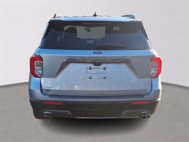 2021 ford explorer xlt