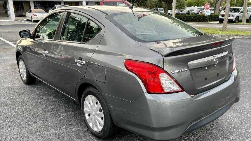 2018 nissan versa sv