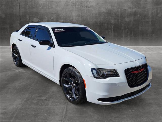 2022 chrysler 300 touring