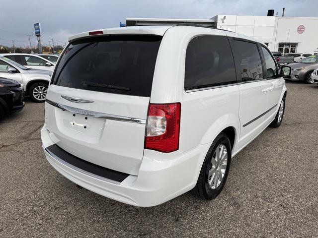 2014 chrysler town & country touring