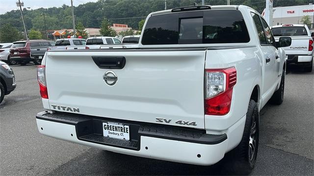 2022 nissan titan sv