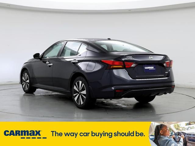 2022 nissan altima sv