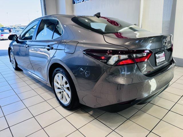 2024 toyota camry le