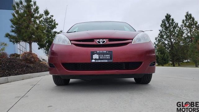 2010 toyota sienna le