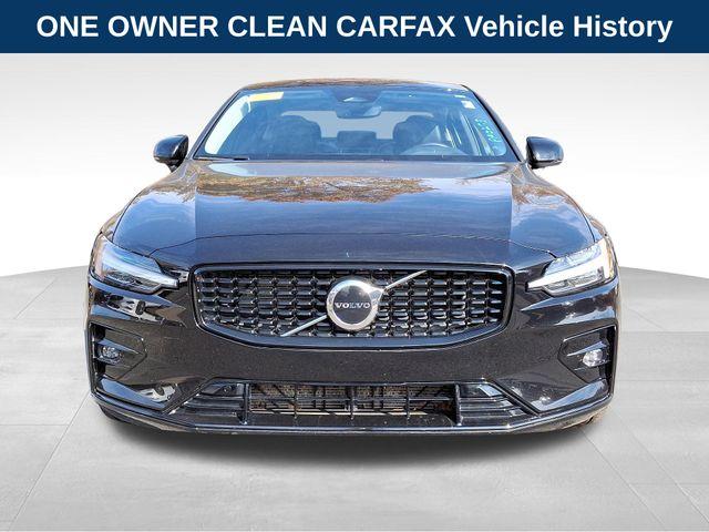 2024 volvo s60 b5 core dark theme