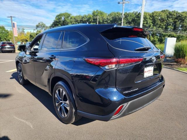 2021 toyota highlander xle